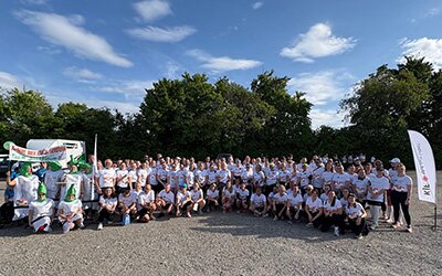 Gruppenbild mit den Teilnehmenden Läuferinnen und Läufern der KJF Augsburg.